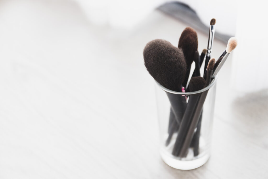 how to store makeup brushes